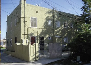 822 E 20th St in Long Beach, CA - Building Photo - Building Photo