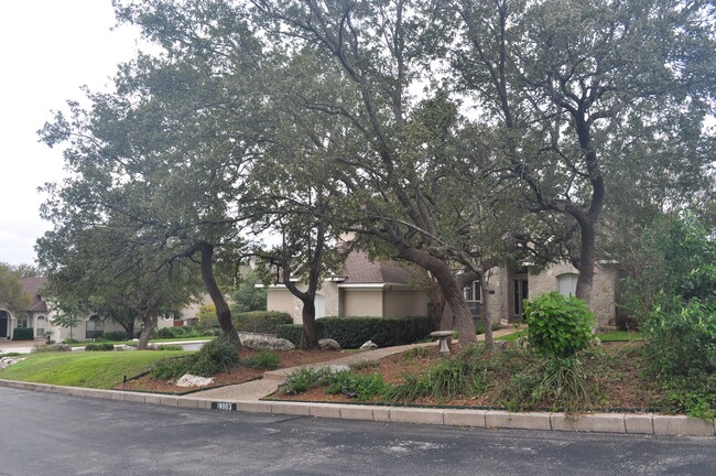 18003 Bullis Hill in San Antonio, TX - Foto de edificio - Building Photo