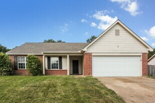 4471 Bishop Hills Dr in Memphis, TN - Building Photo