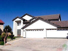 41910 Cabo Ct in Palmdale, CA - Building Photo
