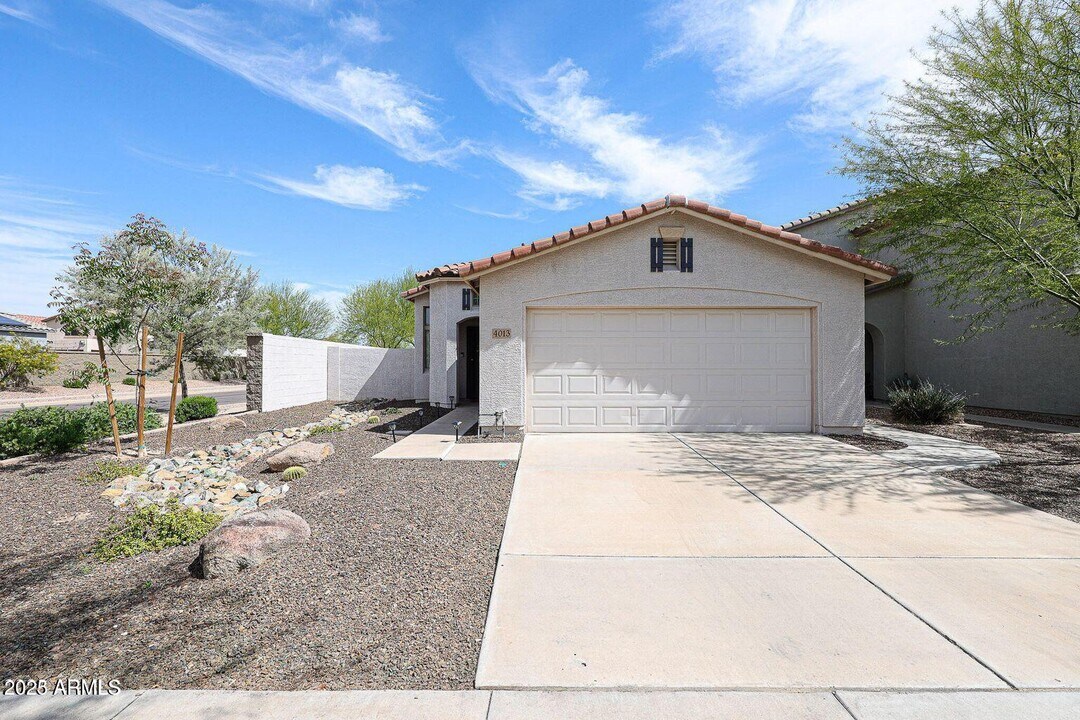 4013 E Ironhorse Rd in Gilbert, AZ - Building Photo