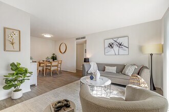 Quail Ridge in Plainsboro, NJ - Building Photo - Building Photo