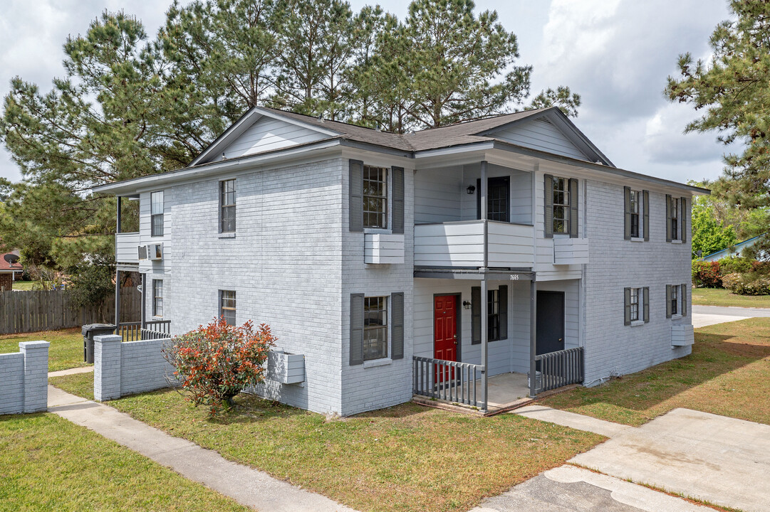 Vesta Creeks Run Townhomes and Apartments in North Charleston, SC - Foto de edificio