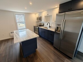 225 State St in Northampton, MA - Building Photo - Building Photo