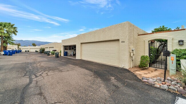 806 N Crescent Ln in Tucson, AZ - Building Photo - Building Photo
