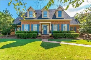 2255 Vaughn Ln in Montgomery, AL - Building Photo