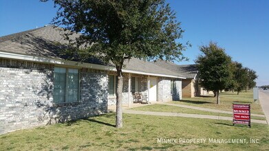3208 111th St, Unit B in Lubbock, TX - Building Photo - Building Photo