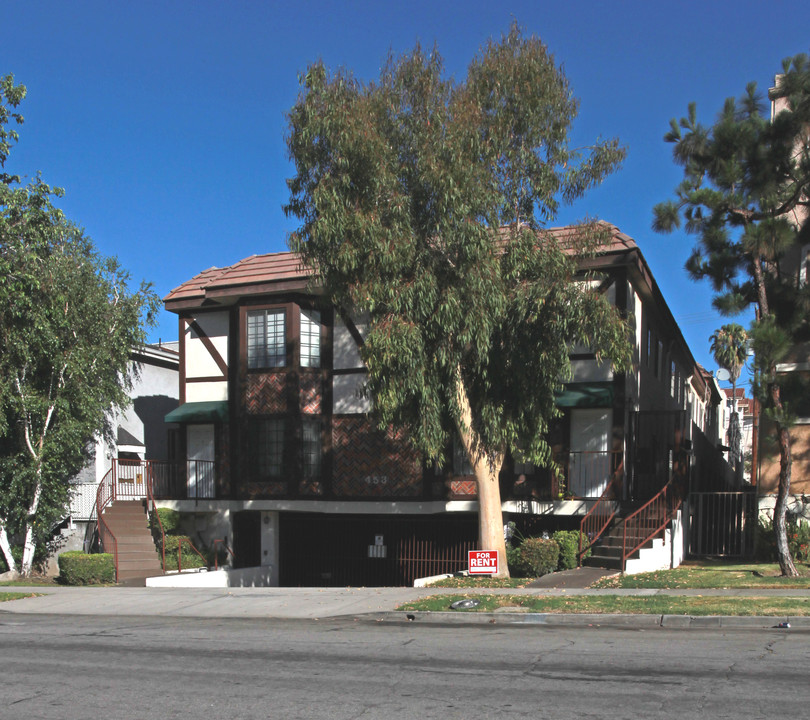 453 E Tujunga Ave in Burbank, CA - Foto de edificio