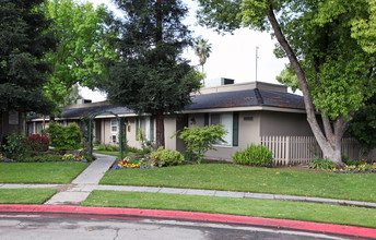 Canberra Court in Fresno, CA - Building Photo - Building Photo