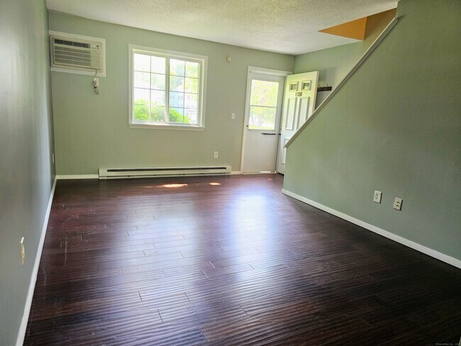 94 Cynthia Ln in Middletown, CT - Foto de edificio - Building Photo