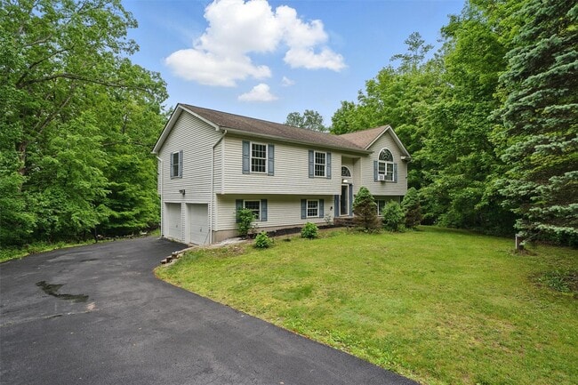 2067 NY-211 in Otisville, NY - Building Photo - Building Photo