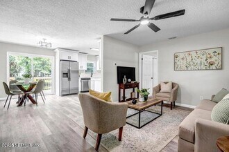 6343 Ortega Farms Blvd in Jacksonville, FL - Building Photo - Building Photo