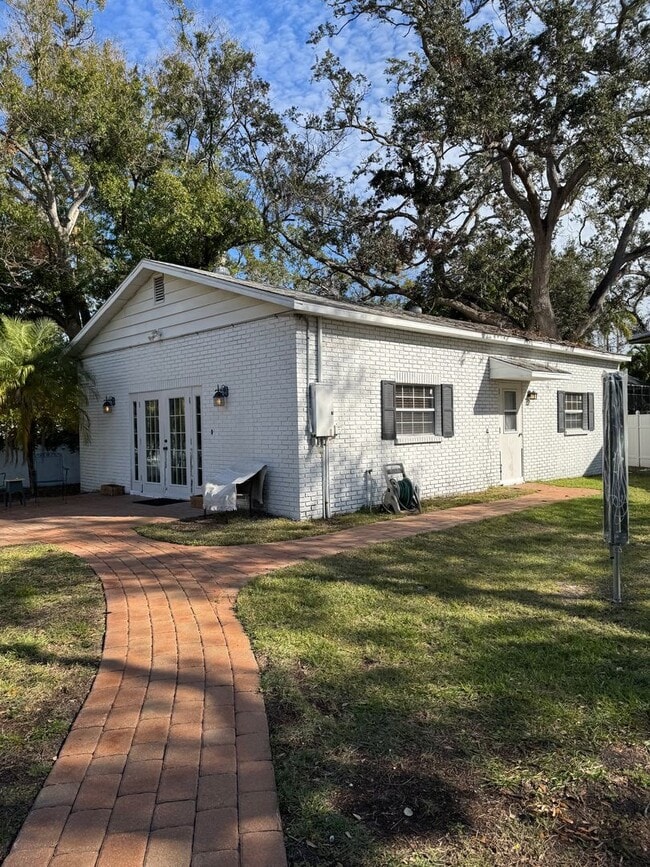 property at 2707 Sanders Dr