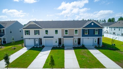 The Point at Chestnut Hill in Columbia, SC - Foto de edificio - Building Photo