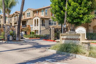 Las Brisas Santee Phase I in Santee, CA - Foto de edificio - Building Photo