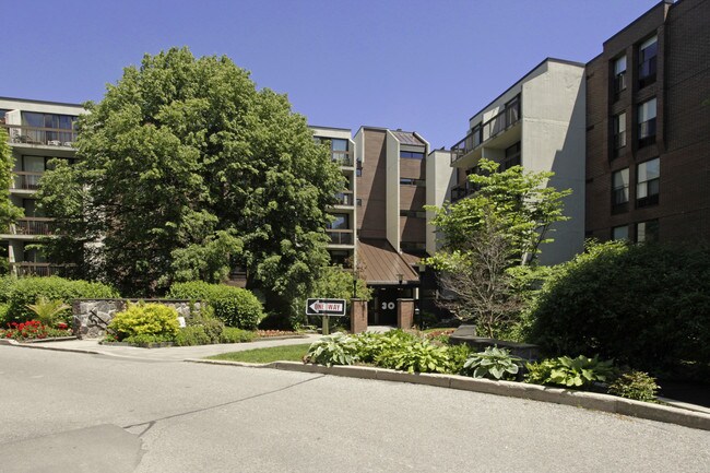 30 Fashion Roseway