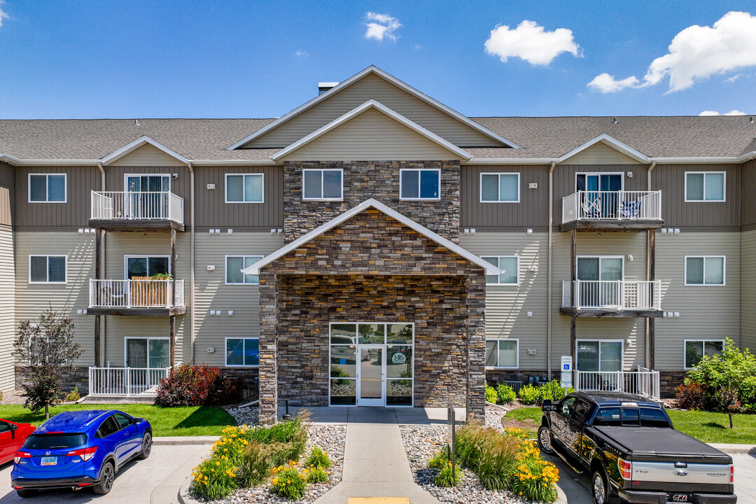 Latitude 46 Apartments in West Fargo, ND - Foto de edificio