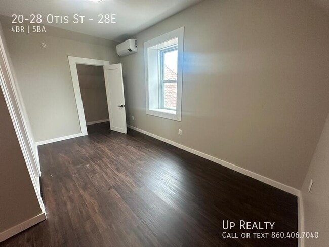 20-28 Otis St in Manchester, CT - Building Photo - Building Photo