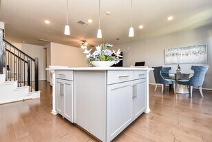 10310 Marston Vineyard Dr in Houston, TX - Building Photo