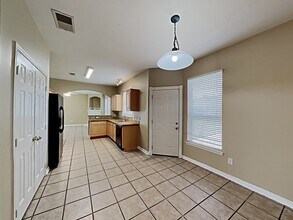 411 Cedar Point Dr in League City, TX - Building Photo - Building Photo