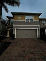 12117 Palm Cove St in Ft. Myers, FL - Building Photo