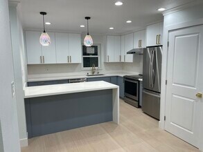 1279 Las Palmas Dr in Santa Clara, CA - Building Photo - Building Photo
