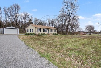 902 Rome Pike in Lebanon, TN - Building Photo - Building Photo