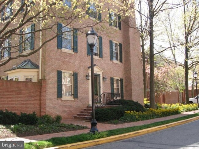 property at 4401 Westover Pl NW