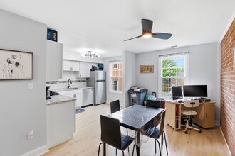 742 Quince Orchard Blvd in Gaithersburg, MD - Building Photo - Building Photo