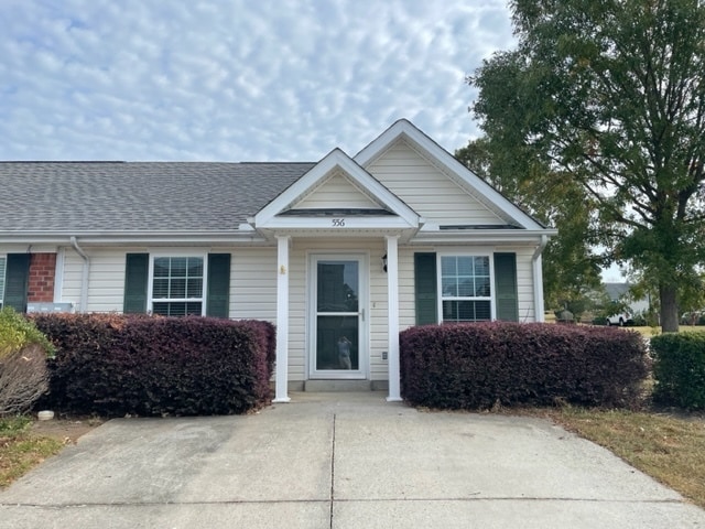 property at 556 Edgecliff Ln