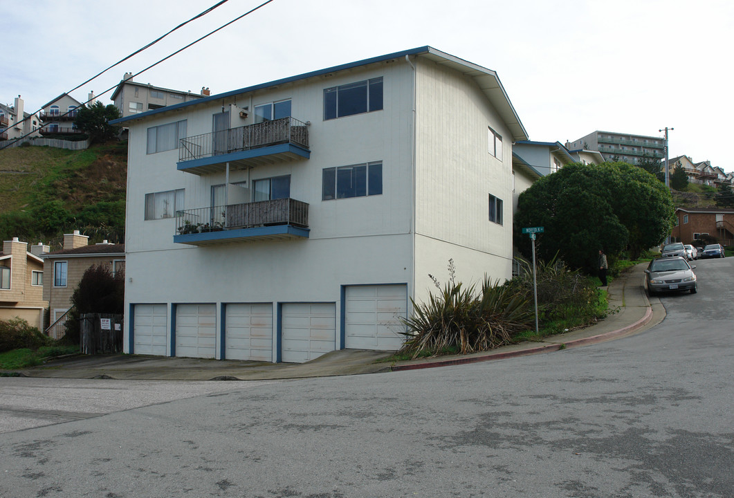 505 Lewis Ln in Pacifica, CA - Building Photo