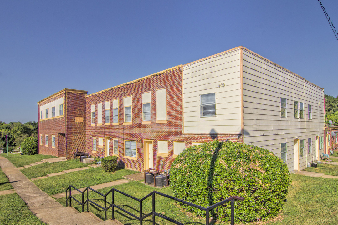 Landmark Apartments in Columbia, TN - Building Photo