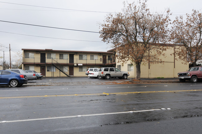 1139 California St in Stockton, CA - Foto de edificio - Building Photo