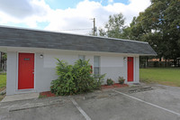 Avesta Lexington Court in Tampa, FL - Building Photo - Building Photo