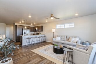 7012 C St SW in Cedar Rapids, IA - Foto de edificio - Building Photo