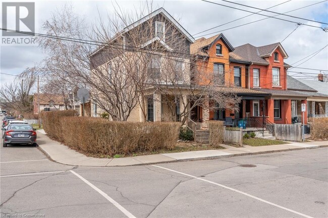 211 Mary St in Hamilton, ON - Building Photo - Building Photo