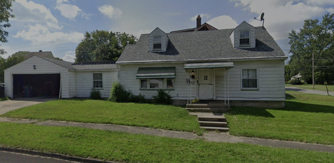 3300 Homestead Ave, Unit Down in Youngstown, OH - Building Photo - Building Photo