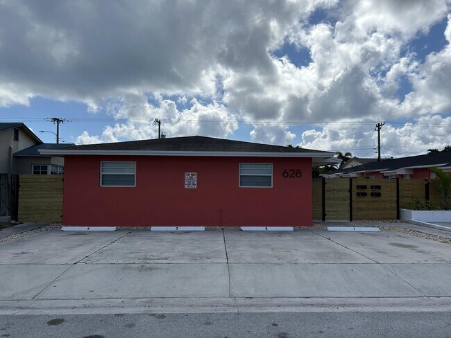 property at 628 N M St