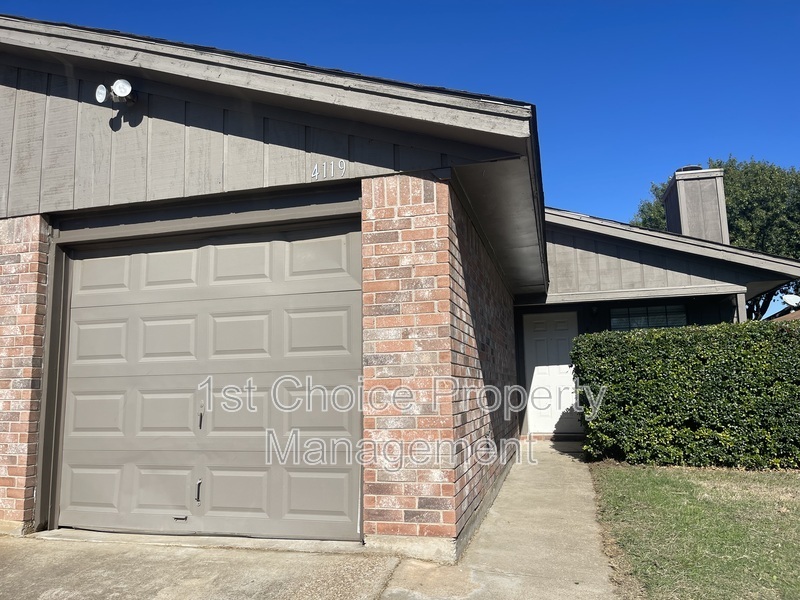 4119 Fossil Ridge Dr in Haltom City, TX - Foto de edificio