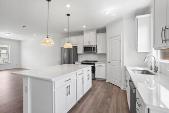 6308 Brookwater Vw in Mableton, GA - Foto de edificio - Building Photo