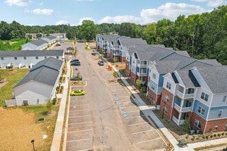 Oak Tree Apartments and Townhomes in Charlotte, NC - Foto de edificio - Building Photo