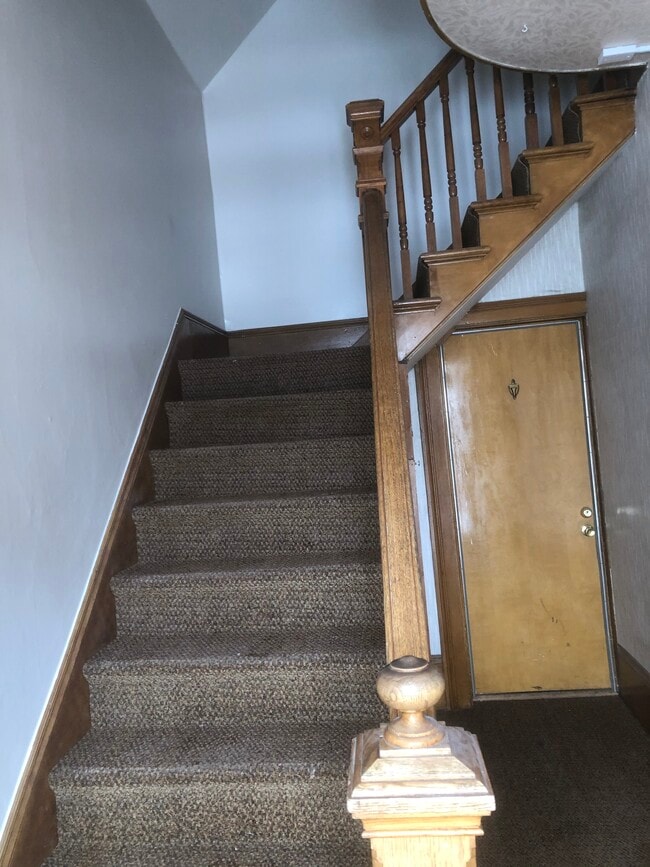 400 N Rodney St, Unit Upstairs in Helena, MT - Foto de edificio - Building Photo