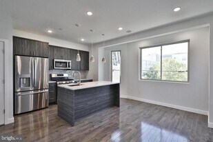 1939 N Darien St in Philadelphia, PA - Building Photo