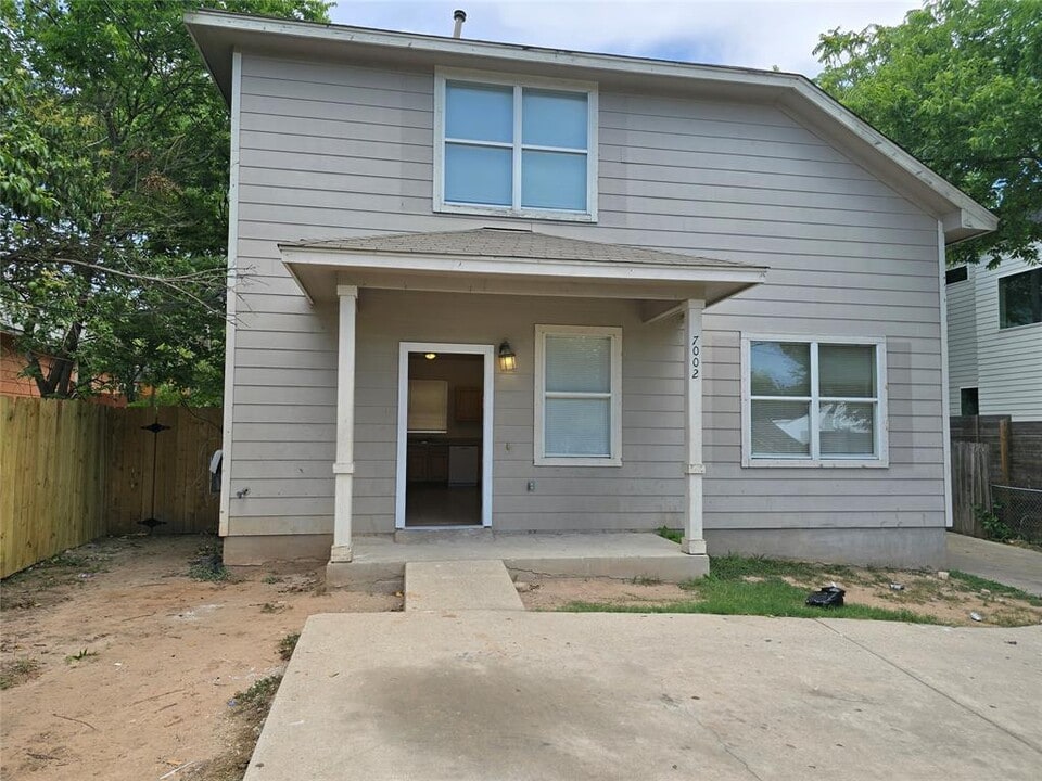 7002 Bennett Ave in Austin, TX - Foto de edificio