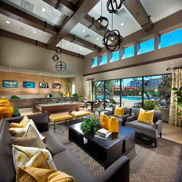Artisan Apartments at East Village in Oxnard, CA - Foto de edificio - Building Photo