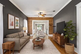1621 W French Pl in San Antonio, TX - Building Photo - Building Photo
