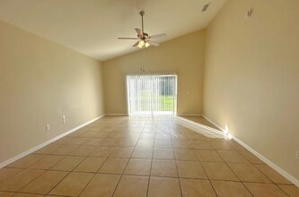7799 Duckhorn Ct in Orlando, FL - Foto de edificio - Building Photo