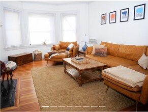 13 Beals St in Brookline, MA - Building Photo - Building Photo