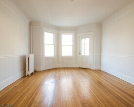 13 Oxford St in Montclair, NJ - Building Photo - Building Photo