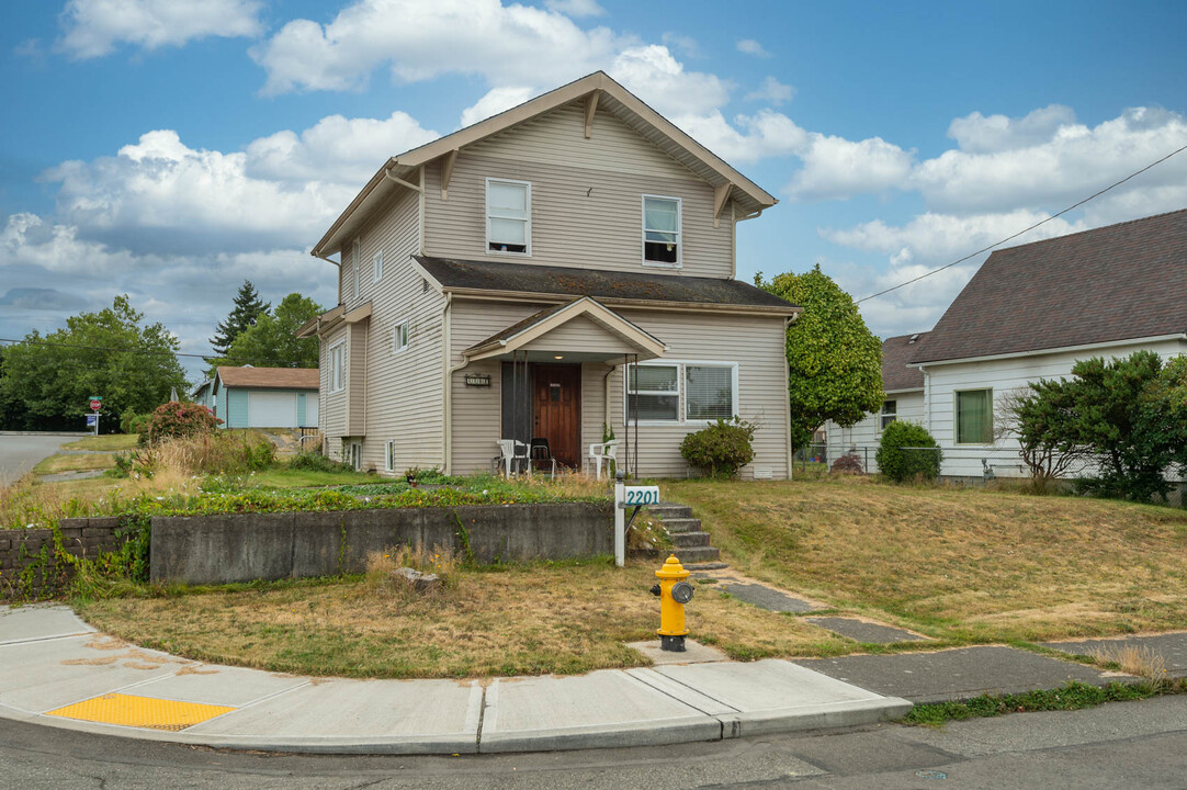 2201 Highland Ave in Everett, WA - Building Photo